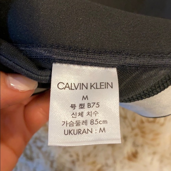 Women’s Calvin Klein Sports Bra - Picture 3 of 5